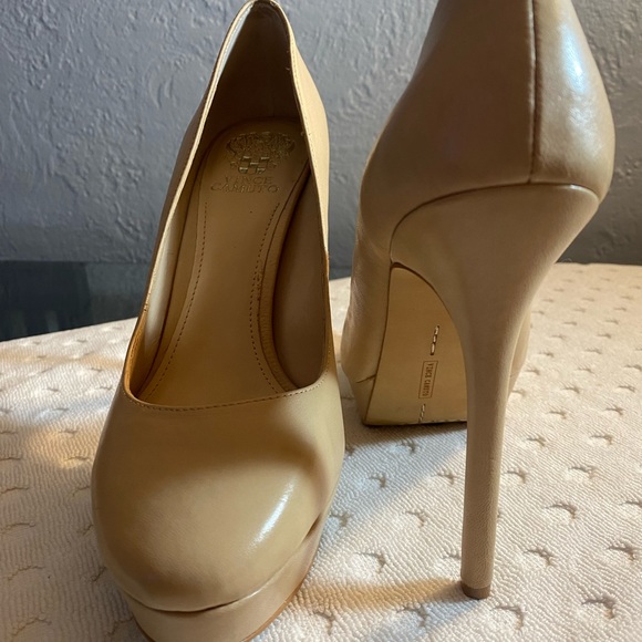 VINCE CAMUTO  Women's Blush NIOMI Platform Pump - Picture 3 of 16